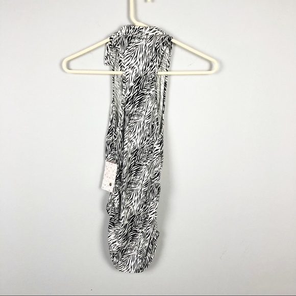 Free People Coco Tank Top Black White XS Printed Cropped V Neck Ruched Casual - Picture 2 of 5